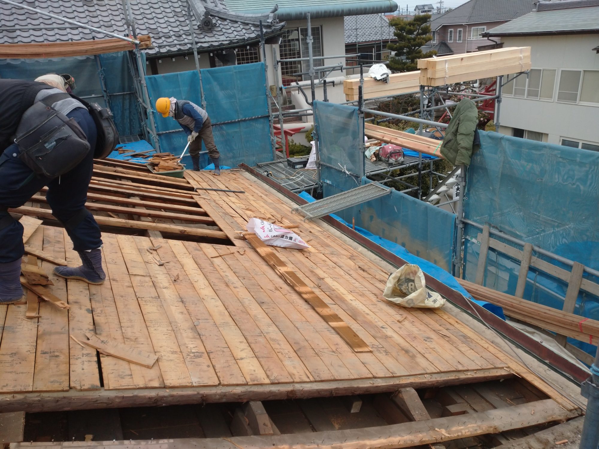 羽島市で本堂の改修工事をしています。
